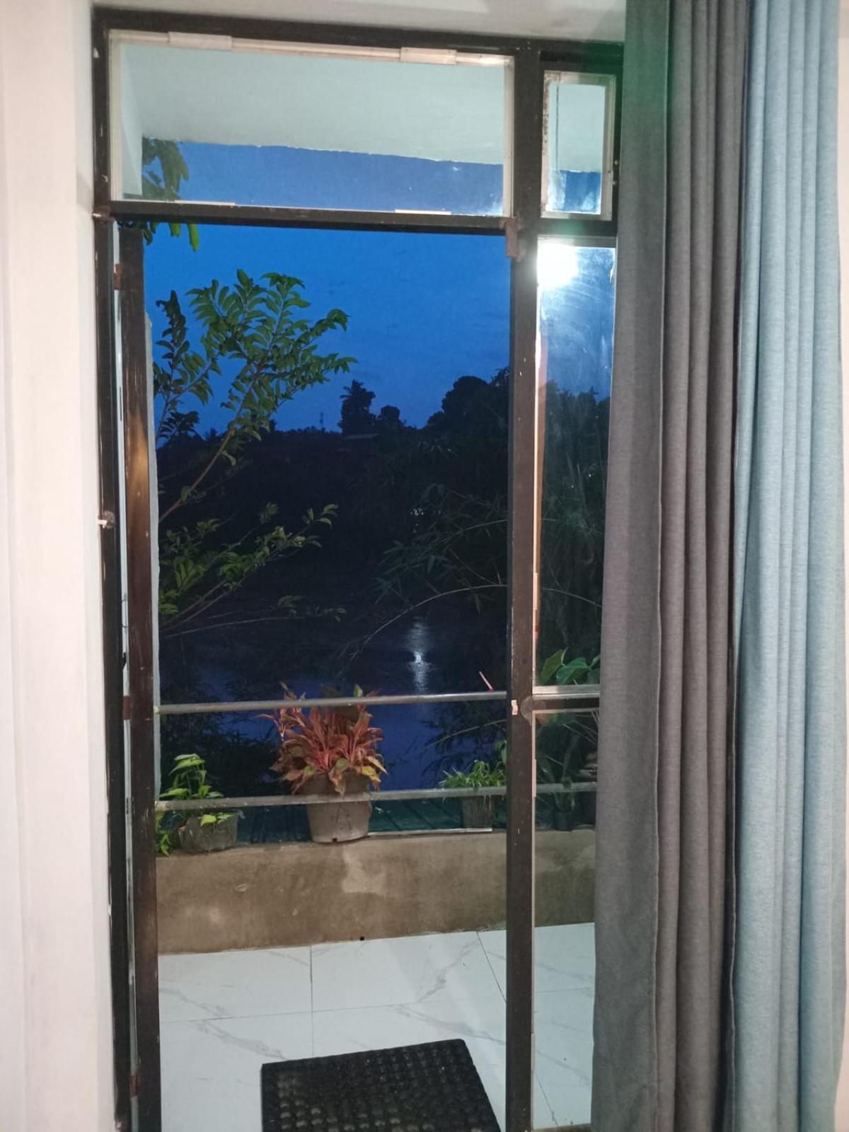 Sadhara River View Lodge 캔디 외부 사진